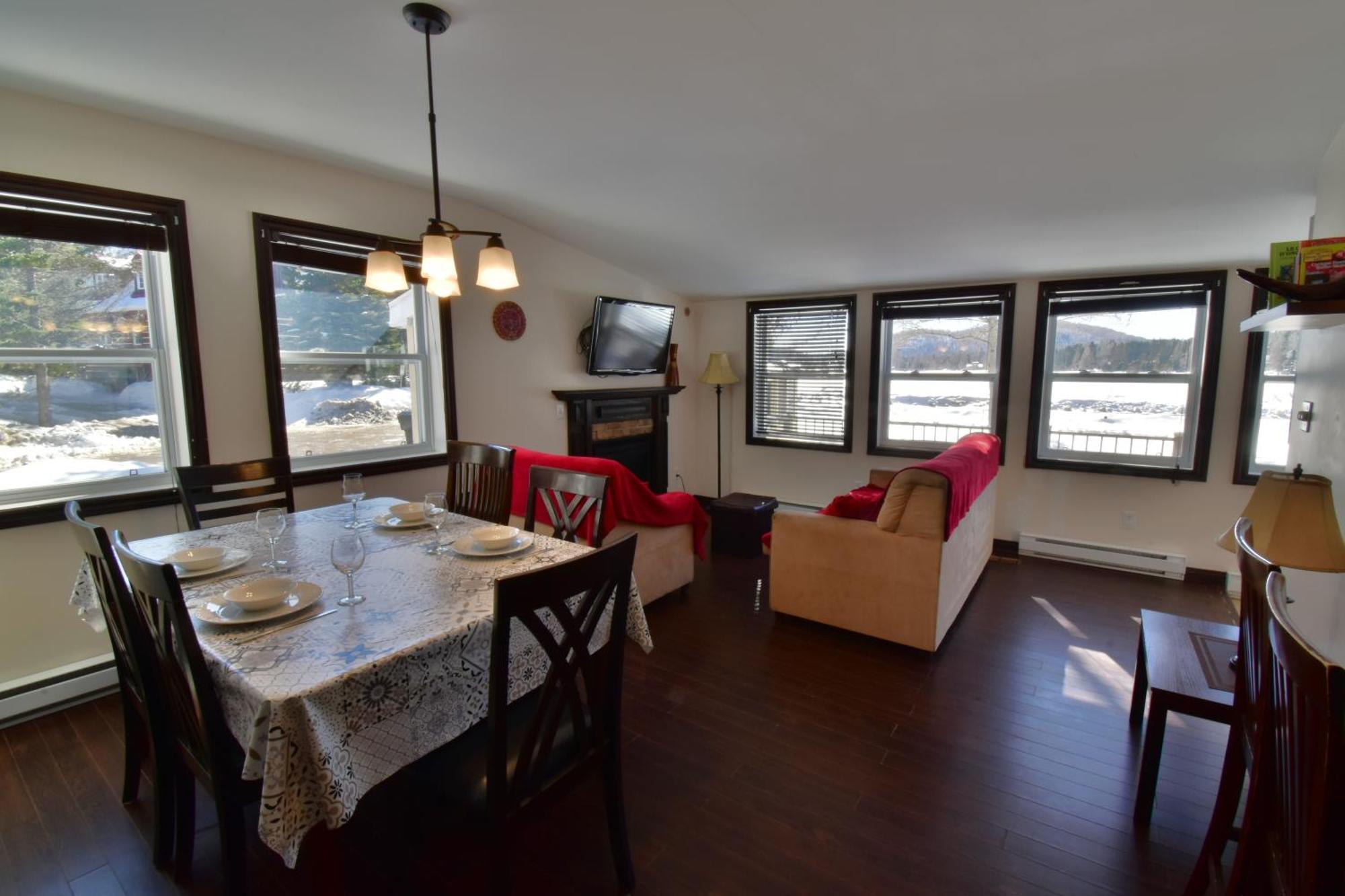 Emme Chalets Sainte-Lucie-de-Doncaster Extérieur photo