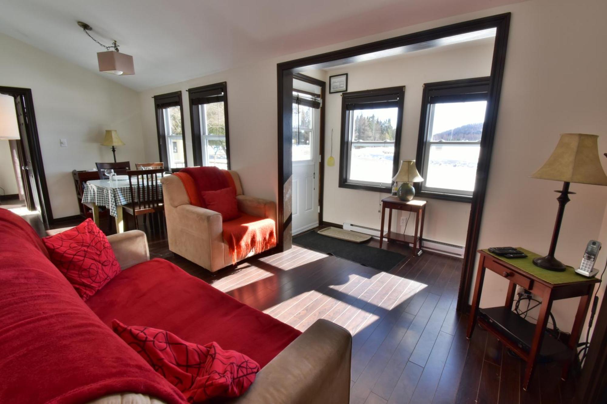 Emme Chalets Sainte-Lucie-de-Doncaster Extérieur photo
