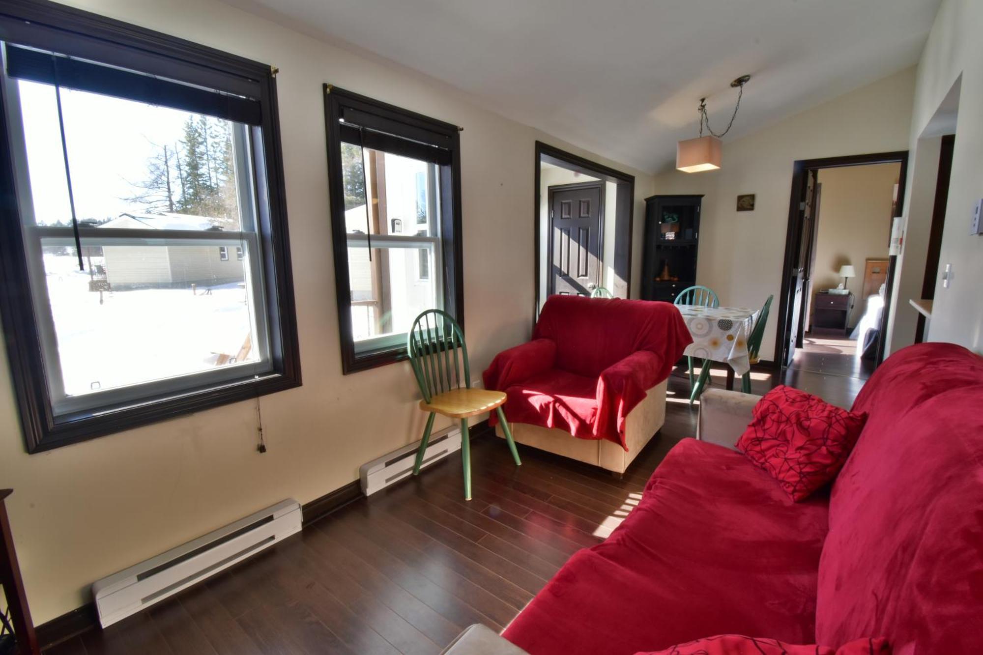 Emme Chalets Sainte-Lucie-de-Doncaster Extérieur photo