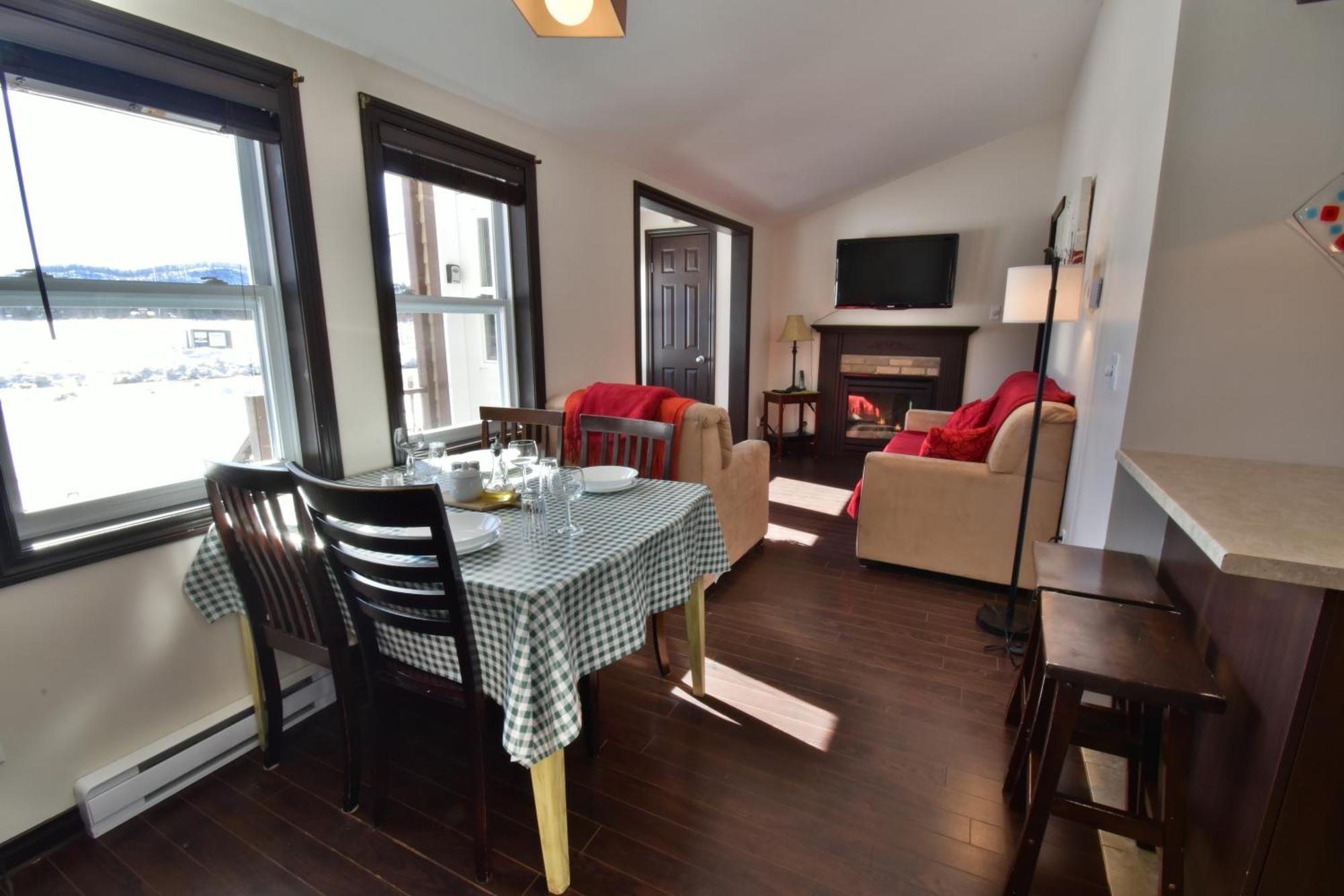 Emme Chalets Sainte-Lucie-de-Doncaster Extérieur photo