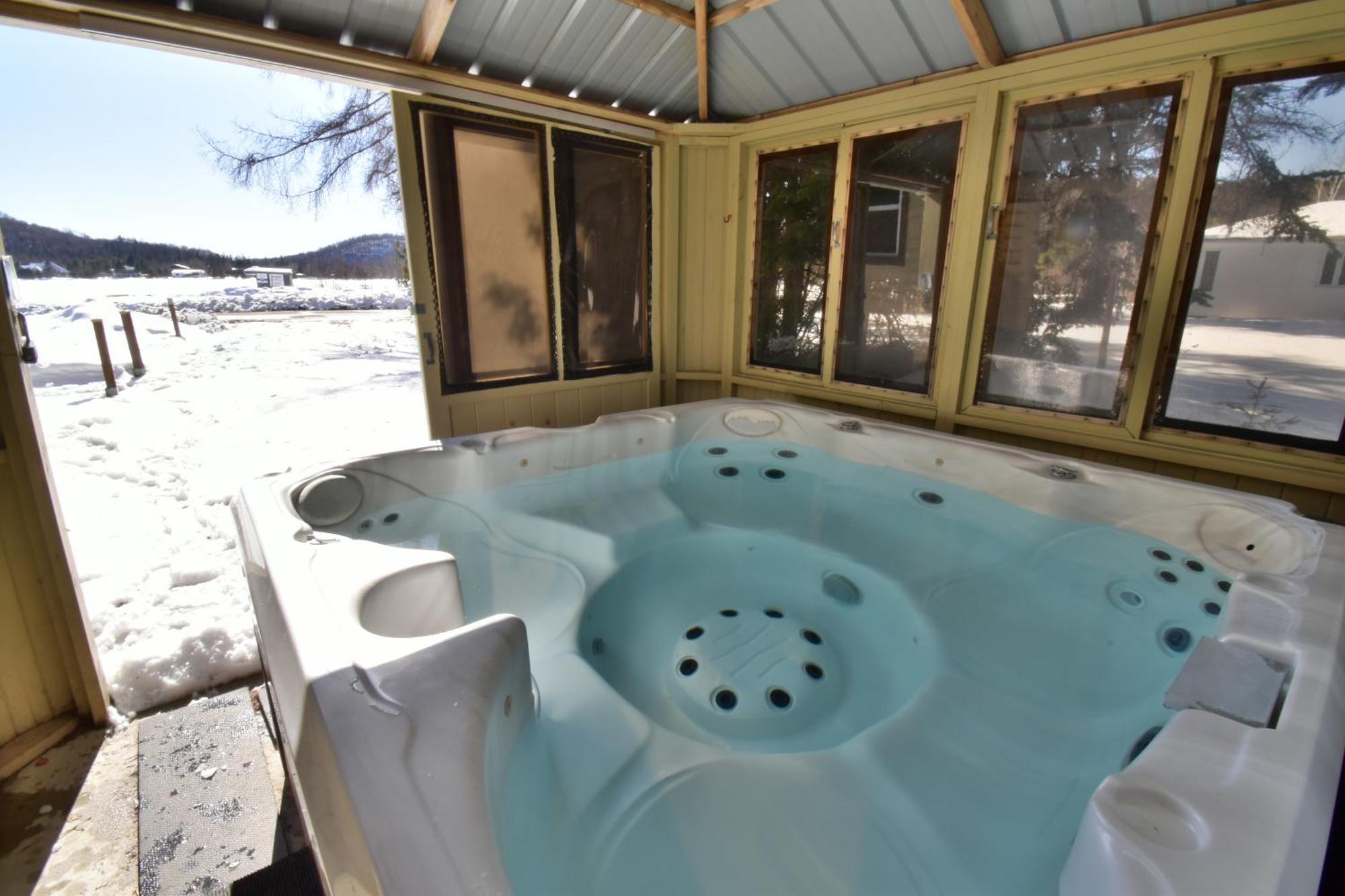 Emme Chalets Sainte-Lucie-de-Doncaster Extérieur photo