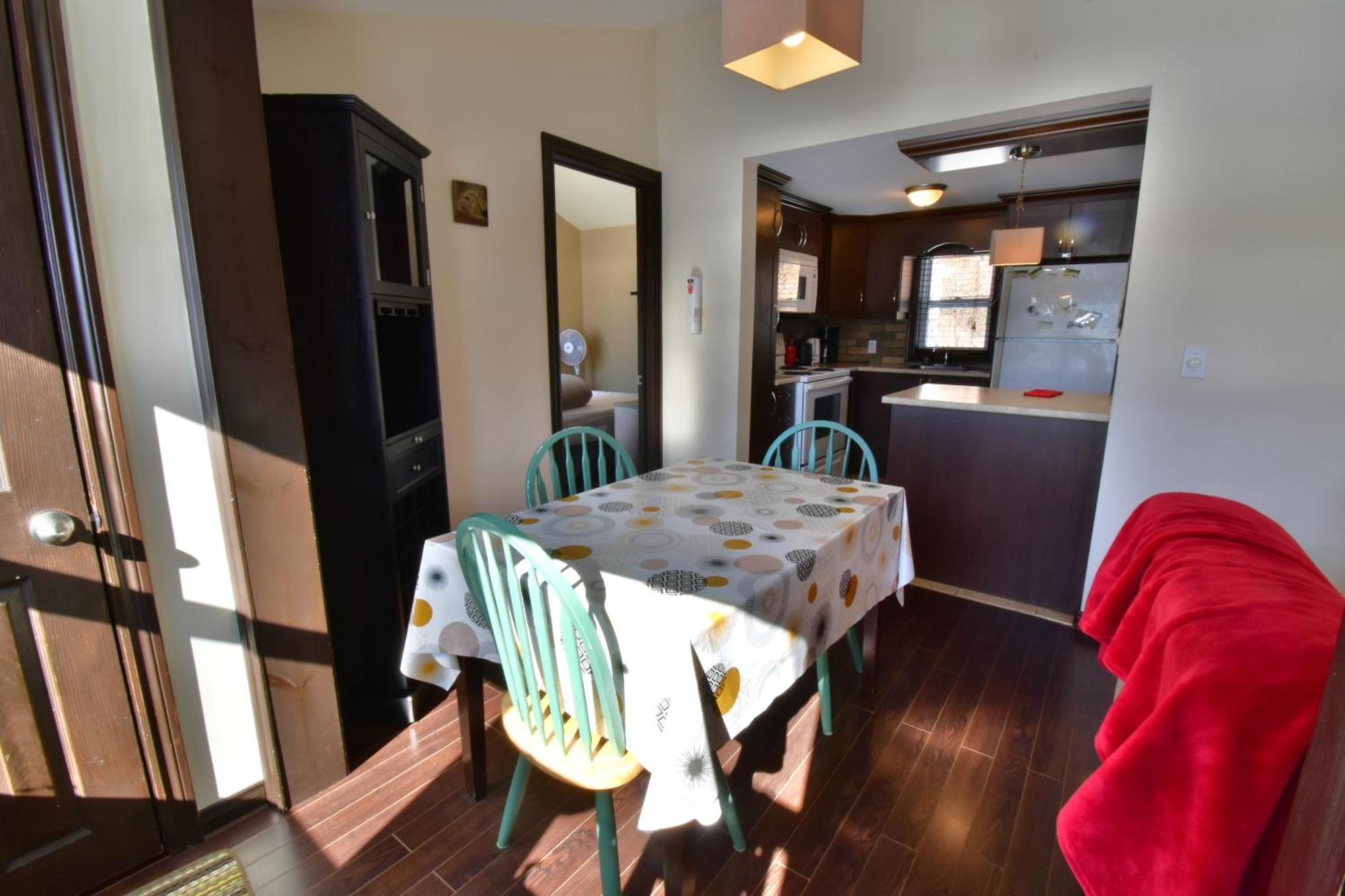 Emme Chalets Sainte-Lucie-de-Doncaster Extérieur photo