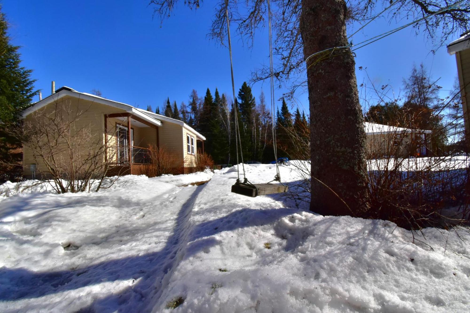 Emme Chalets Sainte-Lucie-de-Doncaster Extérieur photo