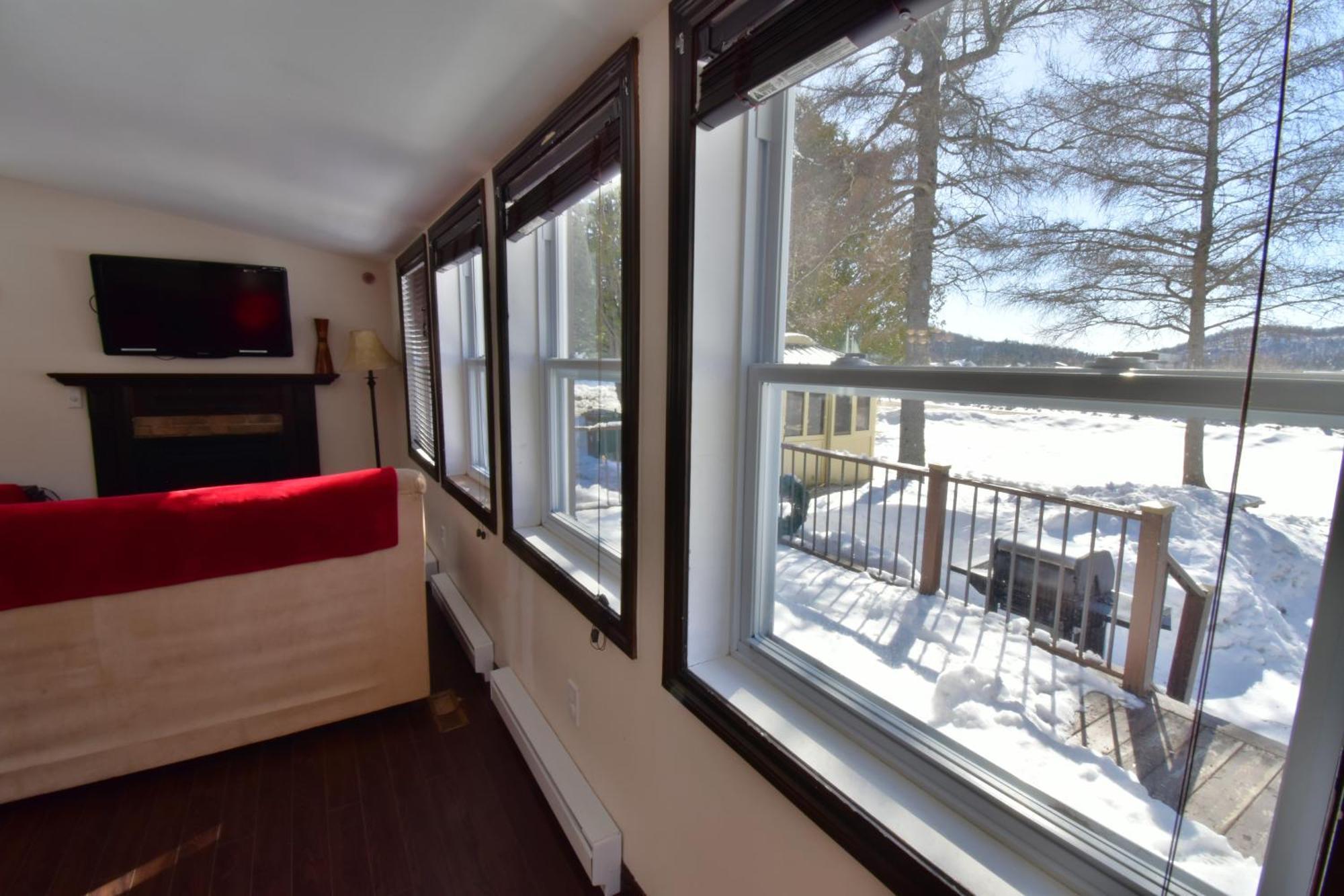 Emme Chalets Sainte-Lucie-de-Doncaster Extérieur photo