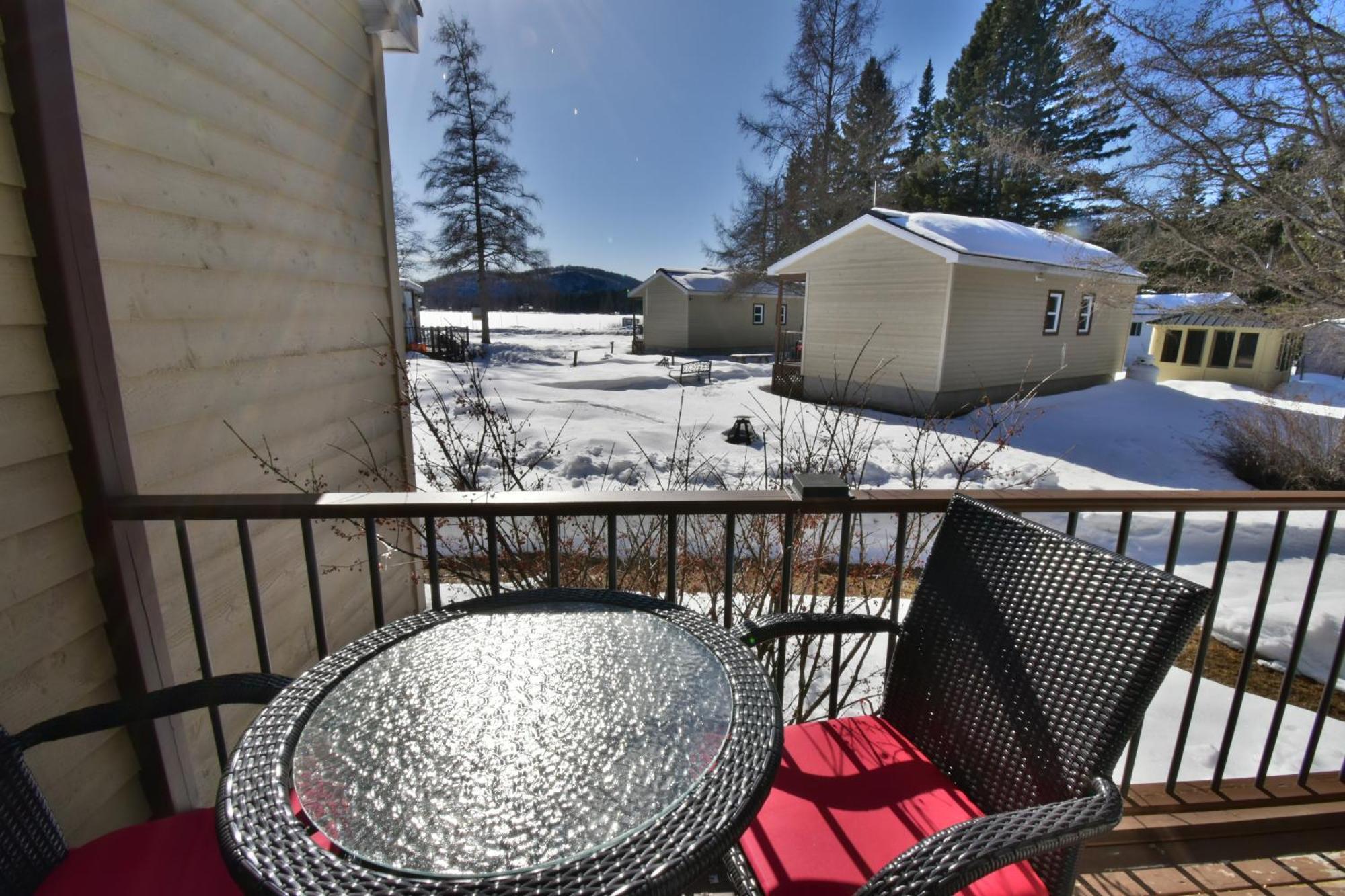 Emme Chalets Sainte-Lucie-de-Doncaster Extérieur photo