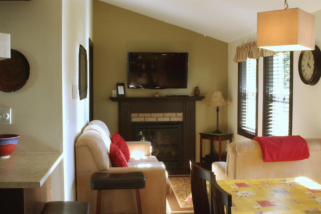 Emme Chalets Sainte-Lucie-de-Doncaster Chambre photo