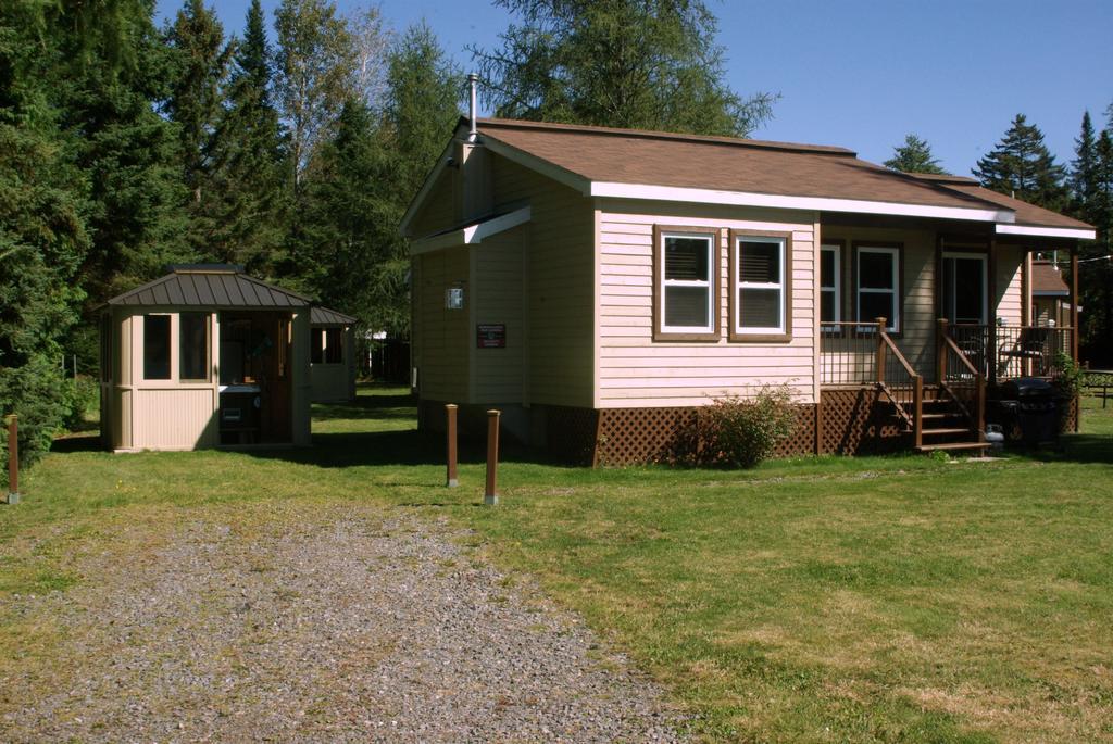 Emme Chalets Sainte-Lucie-de-Doncaster Chambre photo