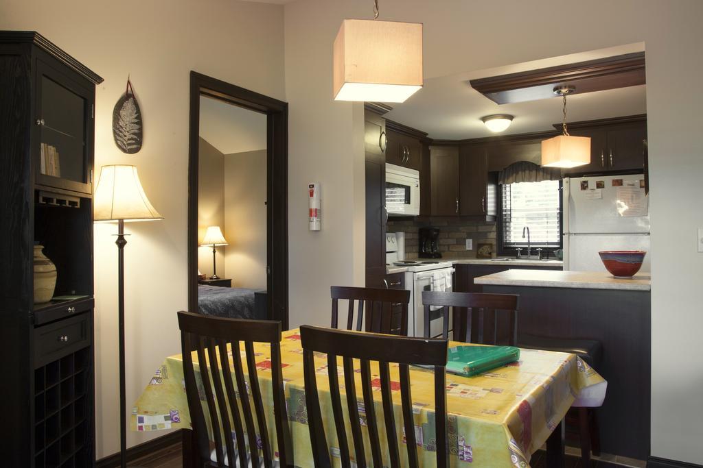 Emme Chalets Sainte-Lucie-de-Doncaster Chambre photo