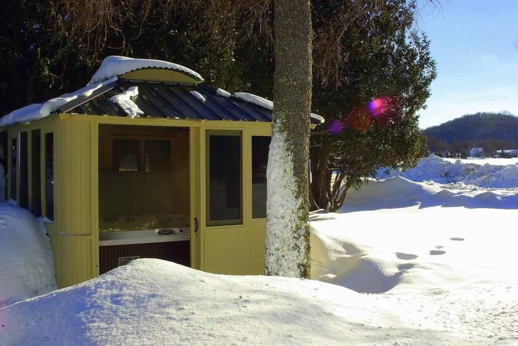 Emme Chalets Sainte-Lucie-de-Doncaster Chambre photo