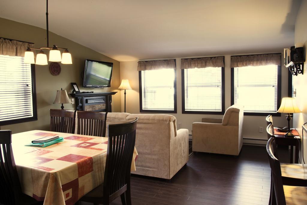 Emme Chalets Sainte-Lucie-de-Doncaster Chambre photo